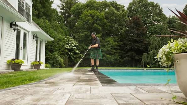 Pressure Washing Company Miami: 9 Smart Things to Know Before You Hire One